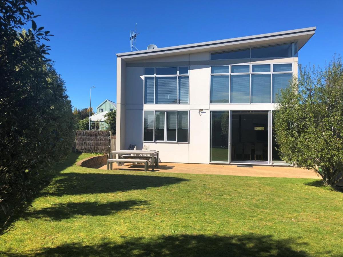 Close To The Lake Taupo Exterior photo