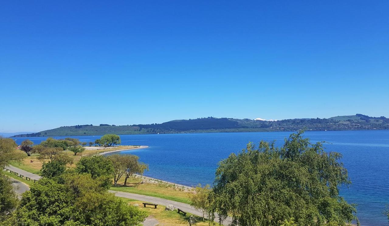 Close To The Lake Taupo Exterior photo
